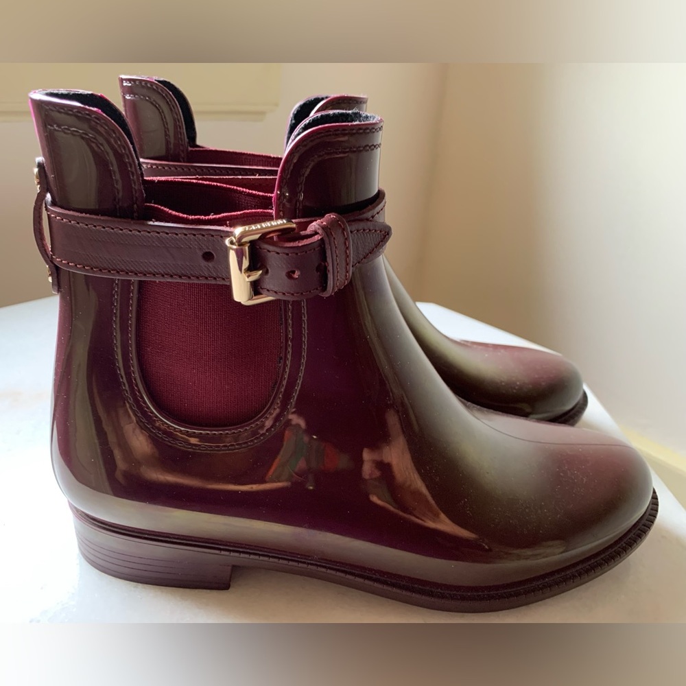 Barely used Mulberry ankle rain boots